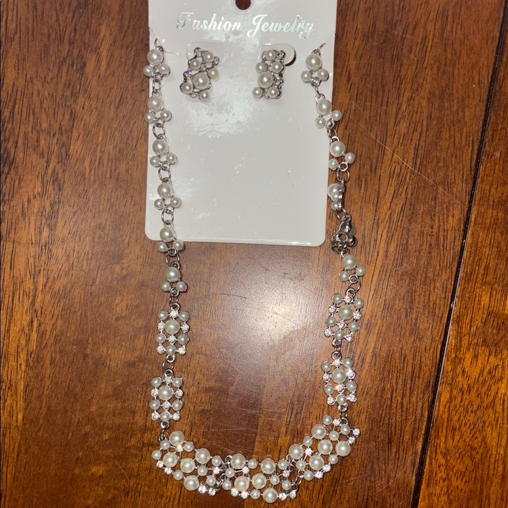 Elegant Pearl and Silver Jewelry Set